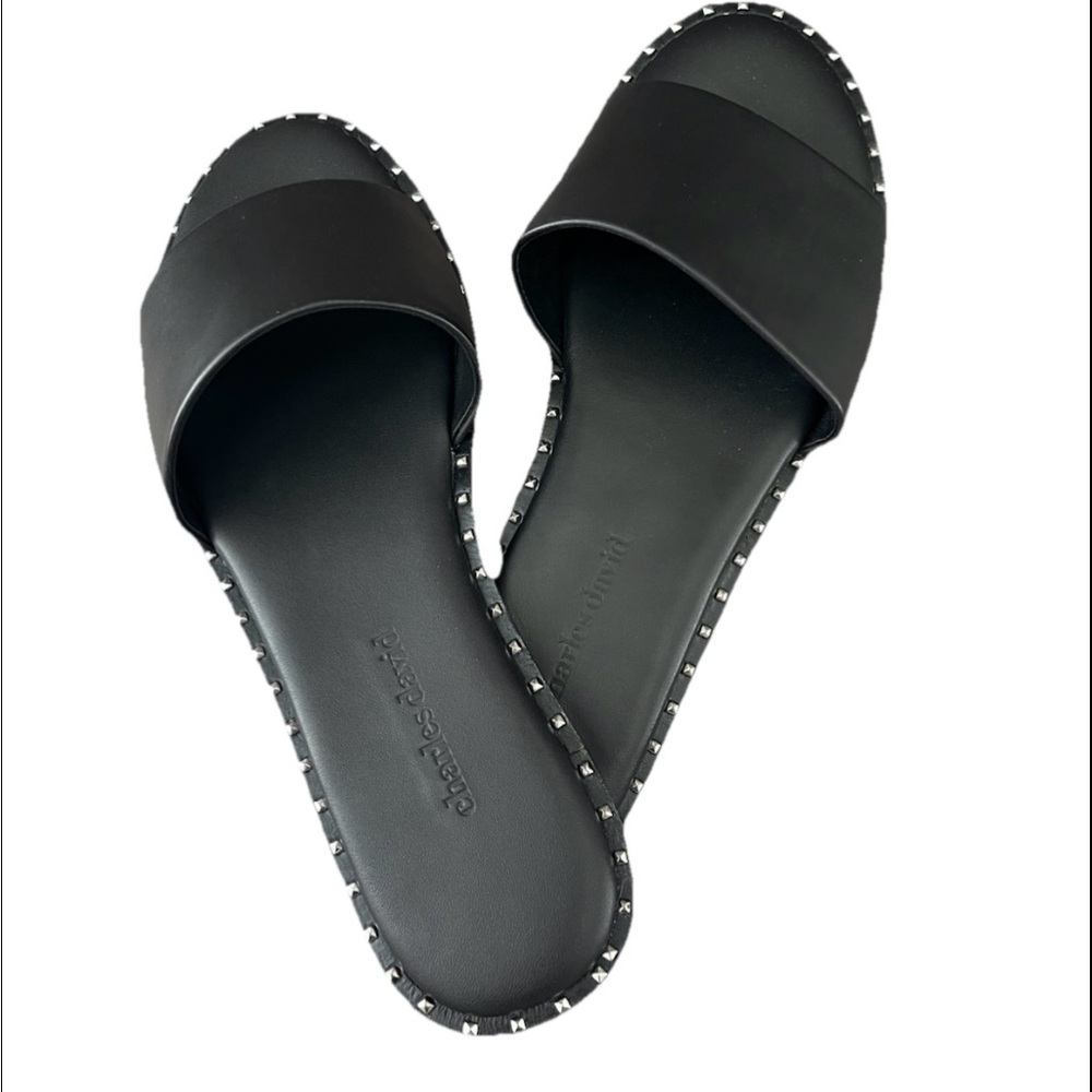 Charles David studded flat in Women’s size 7 Leather sandal